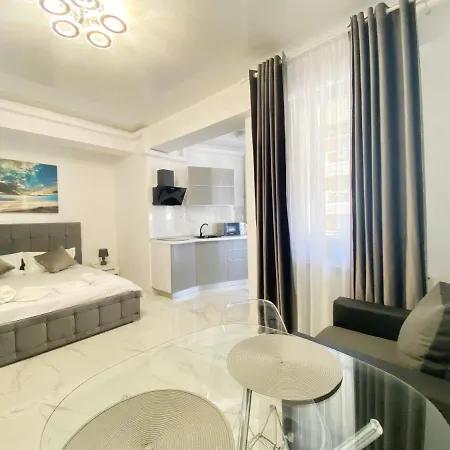 Mamaia Nord Nb アパート